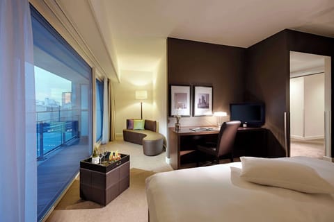 Premium Room, 1 King Bed, Balcony, City View | Premium bedding, pillowtop beds, minibar, in-room safe