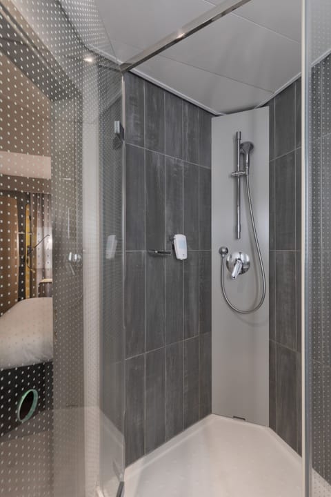 Superior Room, 1 Double Bed, City View | Bathroom shower