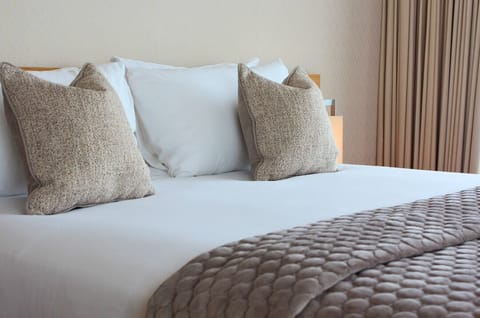 In-room safe, desk, blackout drapes, soundproofing