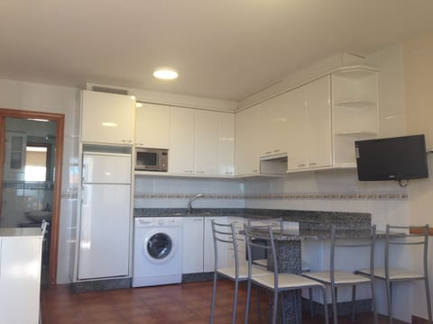 Family Apartment, 2 Bedrooms, Terrace, Ground Floor | Private kitchen | Full-size fridge, microwave, oven, stovetop