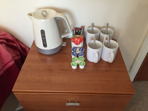 Hypo-allergenic bedding, minibar, individually decorated