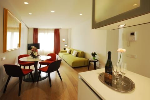 Apartment, 3 Bedrooms | Living room | Flat-screen TV, iPod dock