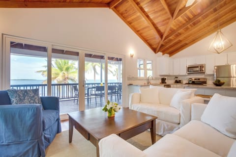 4.5 Bedroom Beach House with Pool | Living area | Smart TV