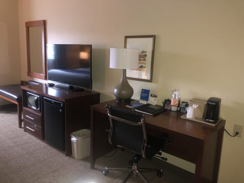 Suite, 1 Bedroom, Non Smoking | In-room safe, desk, blackout drapes, soundproofing