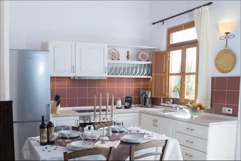 Villa, 3 Bedrooms | Private kitchen | Full-size fridge, microwave, oven, stovetop