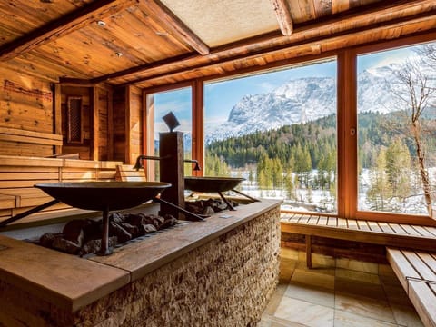 Couples treatment rooms, sauna, steam room, Turkish bath