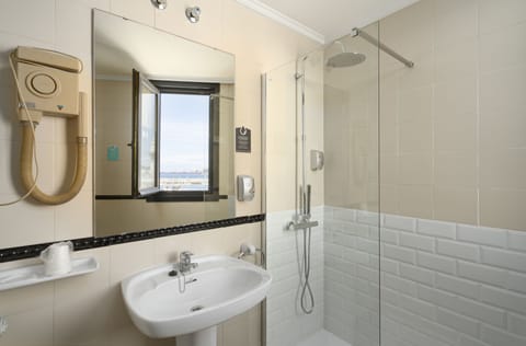 Double Room, Sea View | In-room safe, desk, blackout drapes, soundproofing