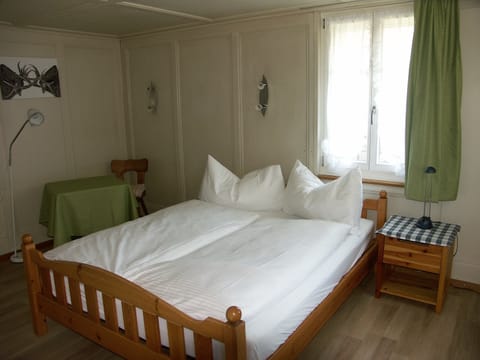 Double Room, Shared Bathroom | Free WiFi