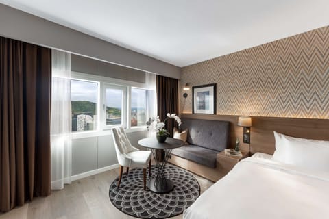 Suite, 1 Bedroom (Panoramic Fjord View) | Hypo-allergenic bedding, minibar, in-room safe, laptop workspace