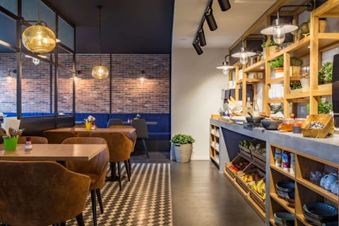 Daily buffet breakfast (EUR 19.90 per person)