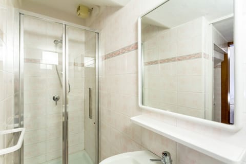 Standard Double Room | Bathroom | Shower, free toiletries, hair dryer, slippers