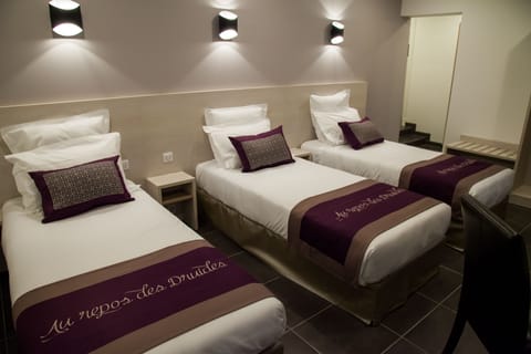 Minibar, desk, soundproofing, iron/ironing board