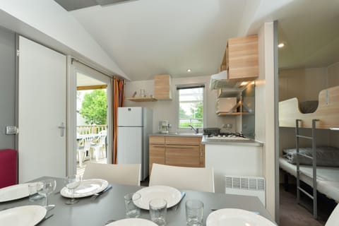 Comfort Mobile Home (Arthur ) | Living room | Foosball, table tennis, books