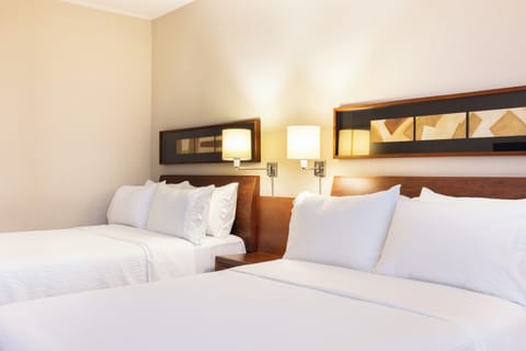 Premium bedding, in-room safe, desk, laptop workspace