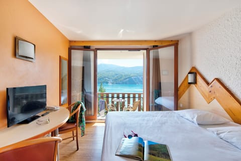 In-room safe, desk, blackout drapes, iron/ironing board