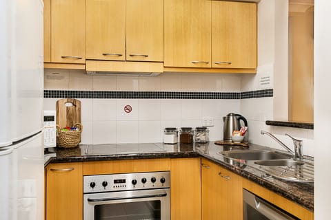 Acacia on Mounts Bay | Private kitchen | Full-size fridge, microwave, oven, stovetop