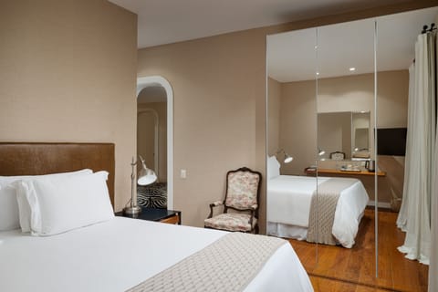 Classic Suite | Premium bedding, down comforters, pillowtop beds, in-room safe