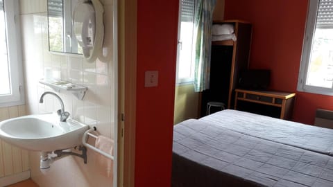 Individually decorated, individually furnished, desk, free WiFi