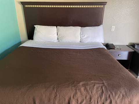 In-room safe, free WiFi, bed sheets