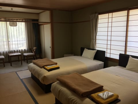 Deluxe Twin Room (Private Bathroom) | In-room safe, free WiFi