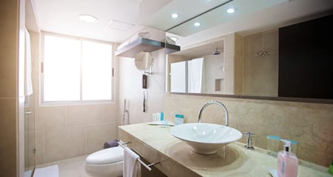 Family Suite, 2 Bedrooms, Balcony, Partial Ocean View | Bathroom | Shower, rainfall showerhead, free toiletries, hair dryer