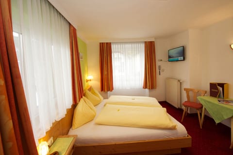 Double Room, Private Bathroom, without Balcony | In-room safe, free WiFi, bed sheets