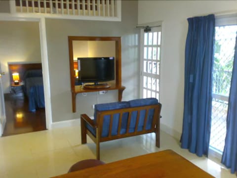 Apartment, 2 Bedrooms, Non Smoking | Living area | Flat-screen TV