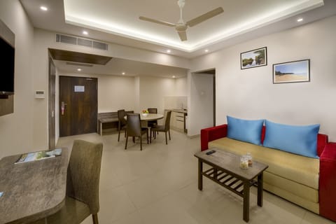 Privilege Suite | Living area | Flat-screen TV