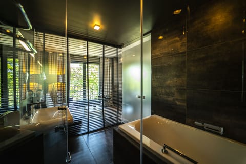 Medium Suite (Free Safe, Free Fitness & Sauna) | Bathroom | Shower, designer toiletries, hair dryer, bathrobes