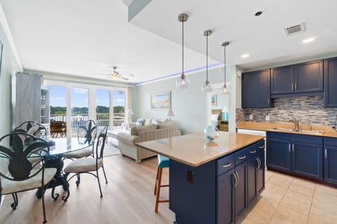 Condo, 2 Bedrooms (329) | In-room dining