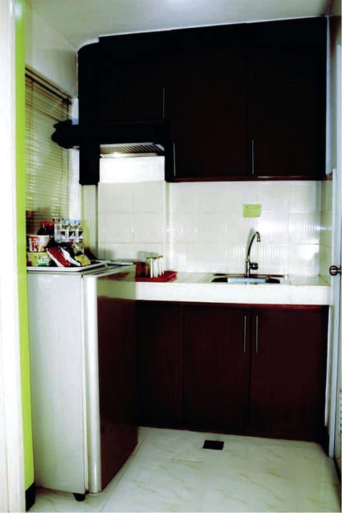 2 Bedroom | Private kitchenette | Fridge