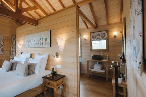 Deluxe Cabin, 1 Queen Bed, Terrace, Park View | 1 bedroom, premium bedding, minibar, in-room safe