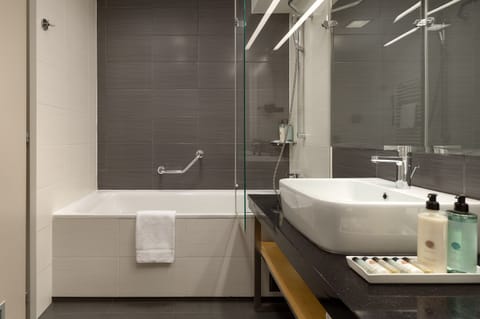 Superior Double or Twin Room | Bathroom | Designer toiletries, hair dryer, bathrobes, slippers