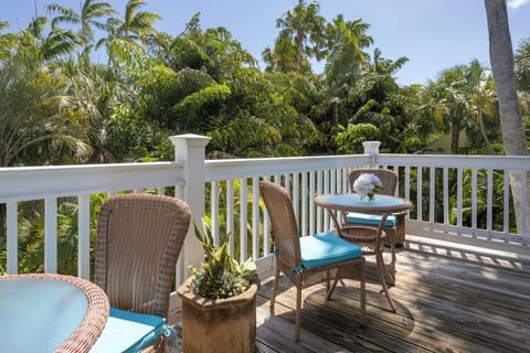 Premium bedding, iron/ironing board, free WiFi, bed sheets