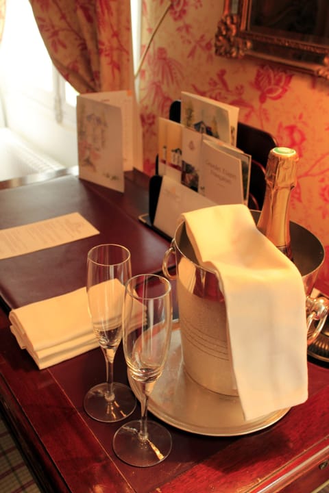 Room service - dining