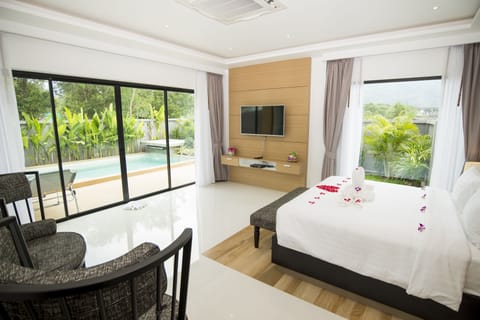 1 Bedroom Pool Suite | View from room