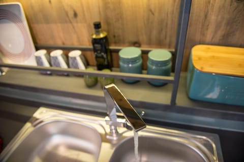 Luxury Apartment, 3 Bedrooms | Private kitchen | Full-size fridge, microwave, oven, stovetop