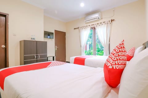 Standard Twin Room | Desk, free WiFi, bed sheets