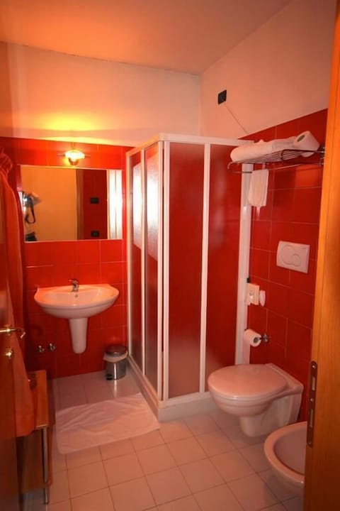 Desk, free WiFi, bed sheets, wheelchair access