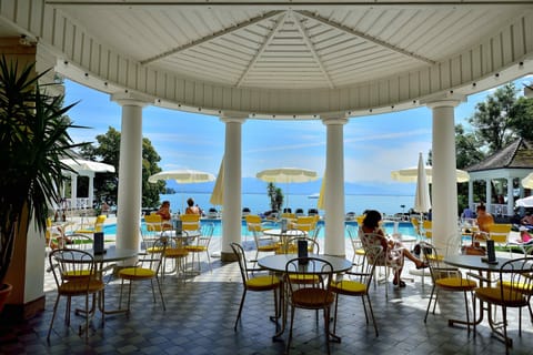 Indoor pool, outdoor pool, sun loungers