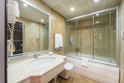 Standard Room | Bathroom | Bathtub, deep soaking tub, free toiletries, hair dryer