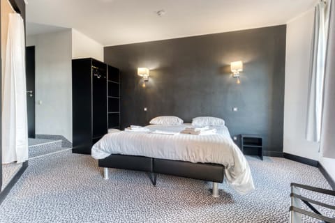 Double Room | Premium bedding, desk, free WiFi, bed sheets