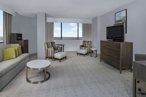 Executive Suite, 1 Bedroom | Egyptian cotton sheets, premium bedding, down comforters, pillowtop beds