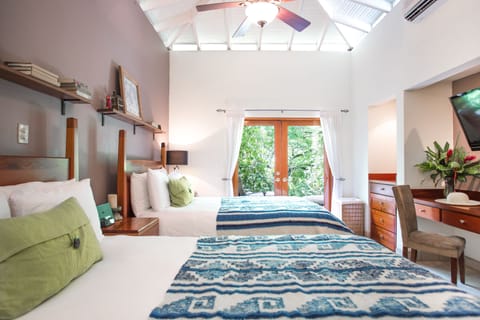 Minibar, in-room safe, individually decorated, individually furnished