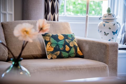 Superior Suite, 1 King Bed, Ensuite | Premium bedding, minibar, in-room safe, desk