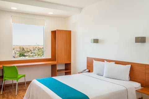 Superior Room, 1 Queen Bed | Premium bedding, in-room safe, desk, free WiFi