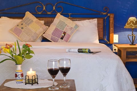 Chalet (Master) | Minibar, blackout drapes, free WiFi, bed sheets