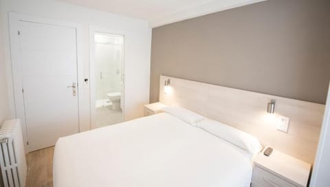 Standard Double Room | Blackout drapes, free WiFi, bed sheets