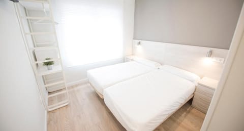 Standard Twin Room | Blackout drapes, free WiFi, bed sheets