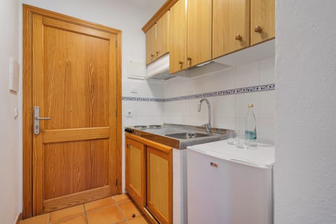 Studio (2 adults) | Private kitchen